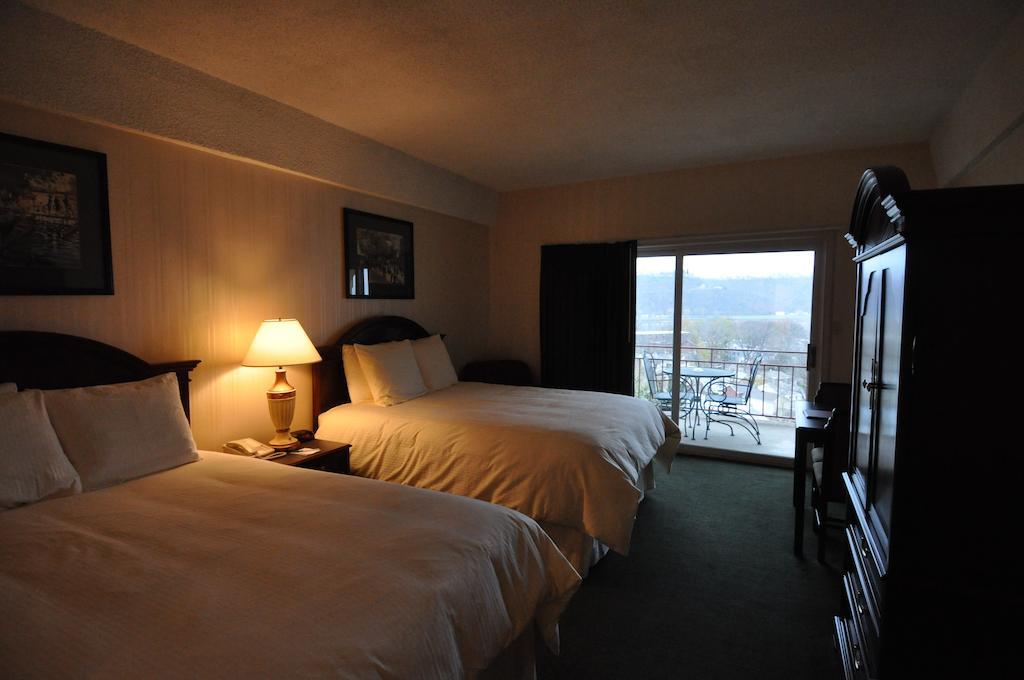 Hillside Inn Madison Bilik gambar